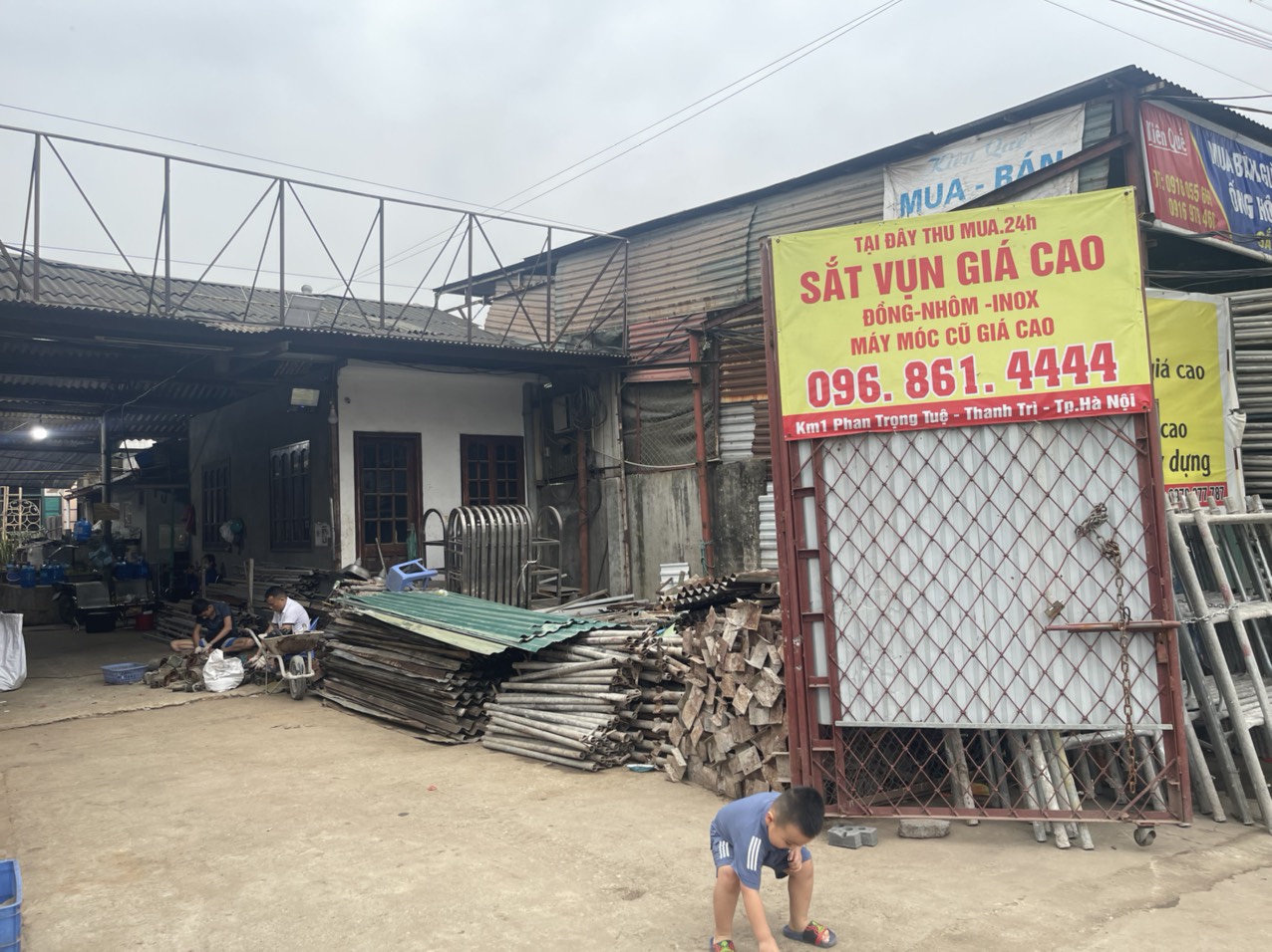 thu mua tôn cũ và tôn phê liệu giá cao