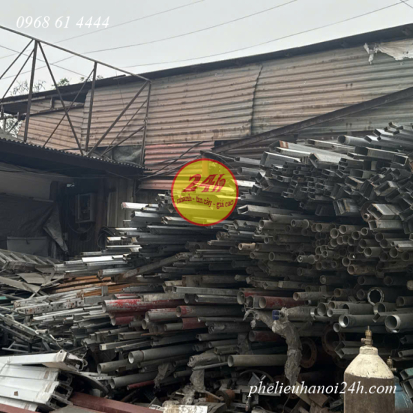 Mua giàn ráo cốt pha giá cao